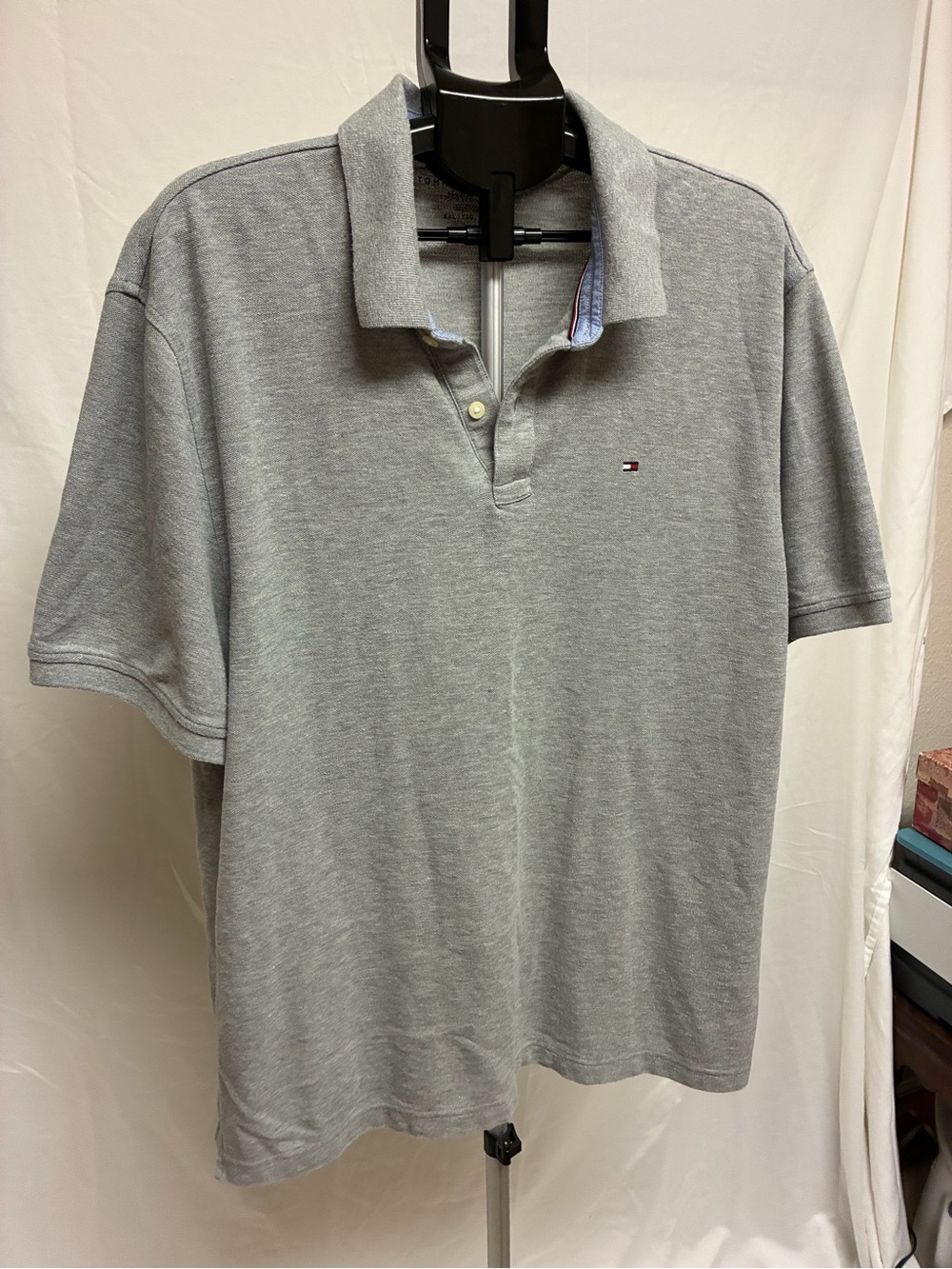 Tommy Hilfiger Men's Light Gray Polo with Signature Flag